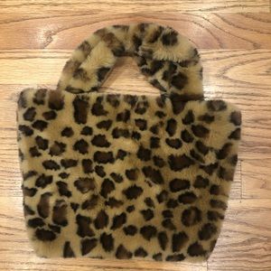 Fluffy cheetah print purse!!!